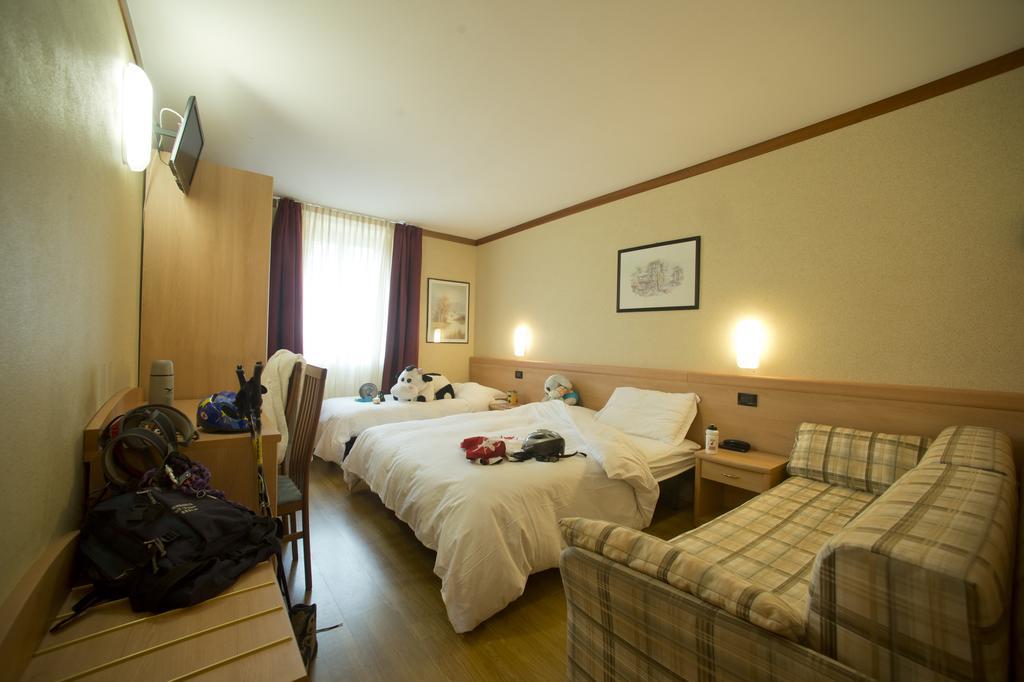 Hotel Vittoria Folgaria Rum bild