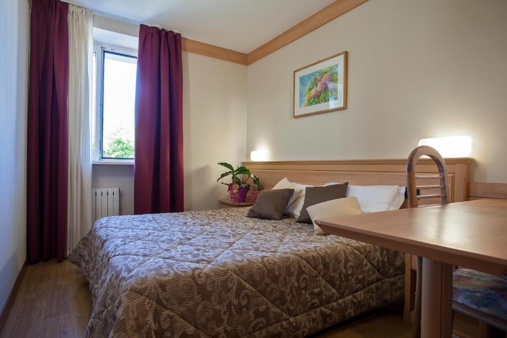 Hotel Vittoria Folgaria Rum bild