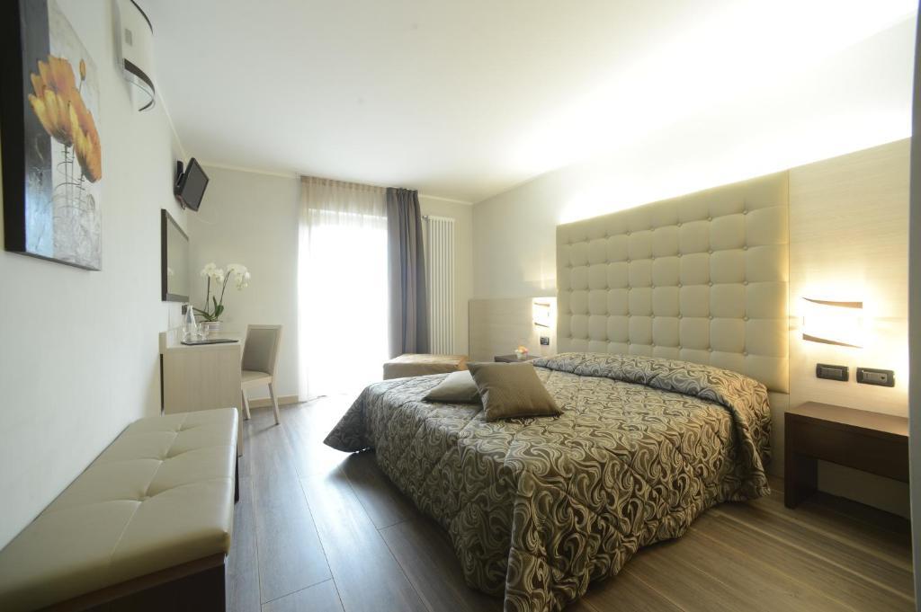 Hotel Vittoria Folgaria Rum bild