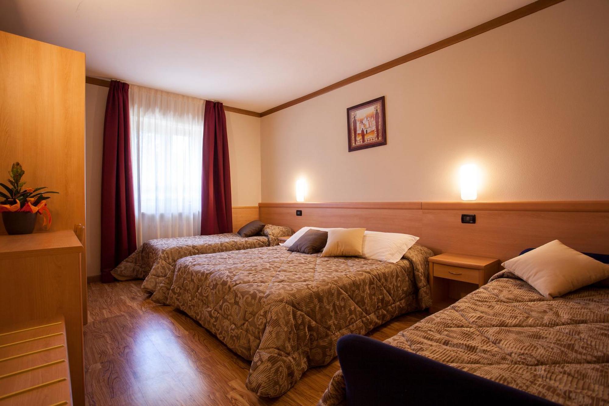 Hotel Vittoria Folgaria Exteriör bild
